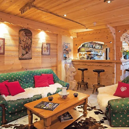 Le Cro-bidou Hotel